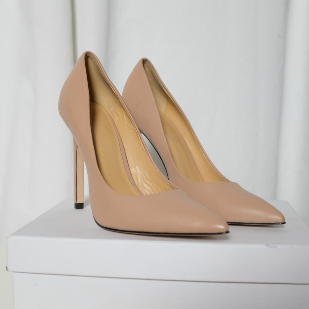 Theory Nude Paloma Leather Pumps in box | 37
